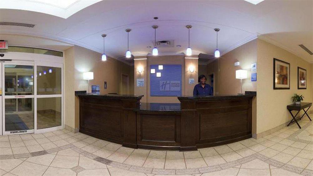 Holiday Inn Express Hotel & Suites Dublin By Ihg מראה חיצוני תמונה
