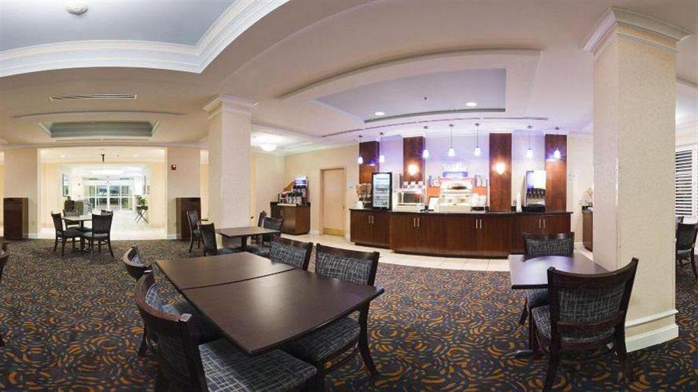 Holiday Inn Express Hotel & Suites Dublin By Ihg מראה חיצוני תמונה