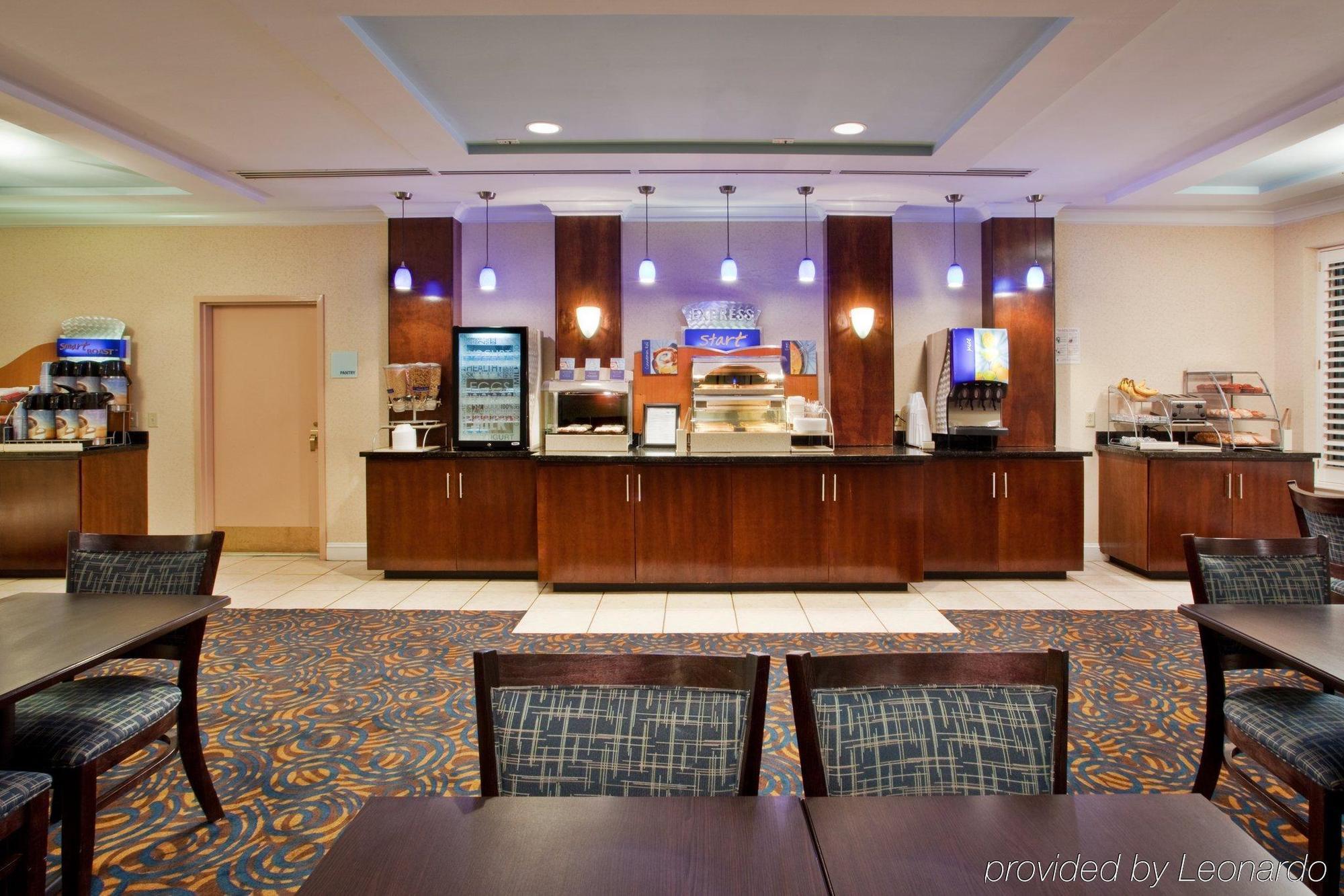 Holiday Inn Express Hotel & Suites Dublin By Ihg מראה חיצוני תמונה
