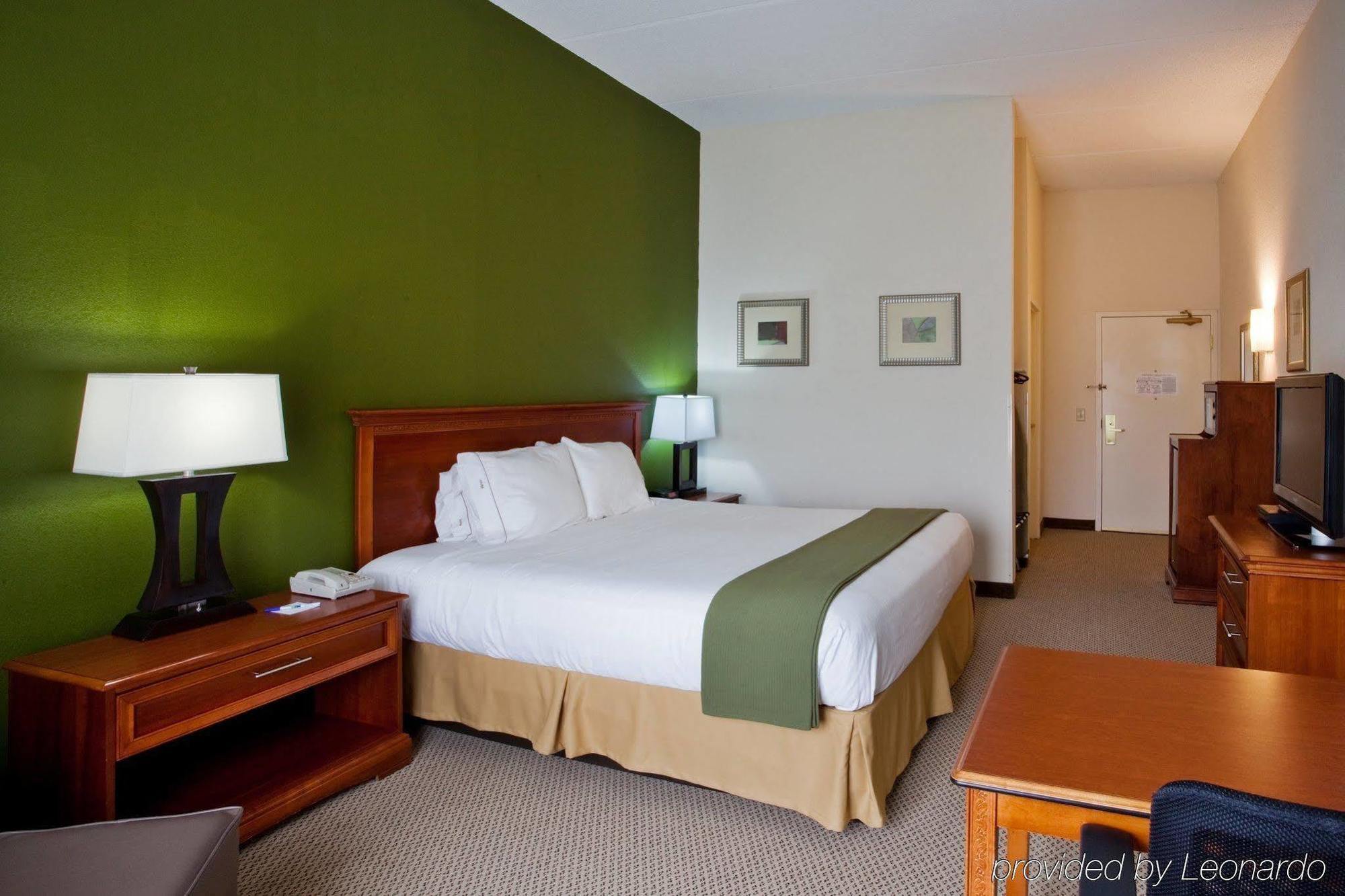 Holiday Inn Express Hotel & Suites Dublin By Ihg מראה חיצוני תמונה